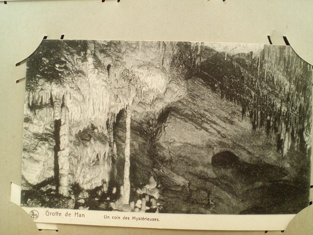 /Belgium/Places/BE_Place_1900-1949_Caves. Grotte de Han. Un coin des Mysterieuses.jpg